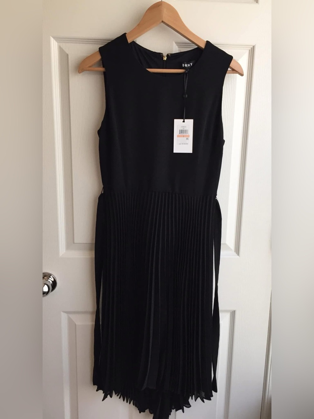 🔥NWT🔥 DKNY Classy Sleeveless Asymmetrical Pleats Skirt Women' Cocktail Dress